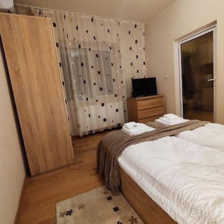 Apartament Andreas Apartment Арад Екстериор снимка