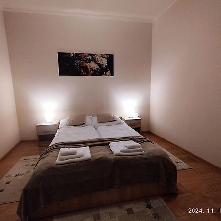 Apartament Andreas Apartment Арад Екстериор снимка