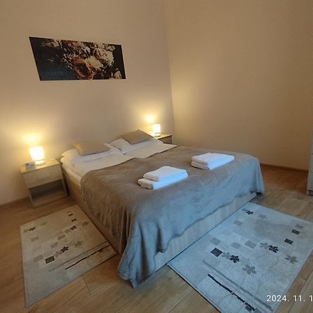 Apartament Andreas Apartment Арад Екстериор снимка