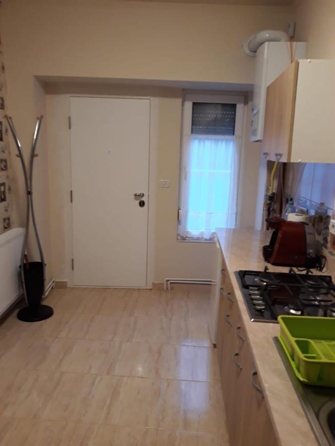 Apartament Andreas Apartment Арад Екстериор снимка